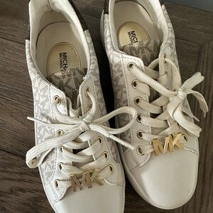 Michael Kors logo sneaker